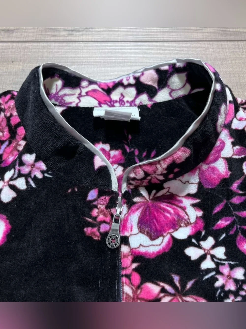 Jaclyn Smith Womens Full Zip Floral Robe Size Medium Black Pink - Picture 8 of 15